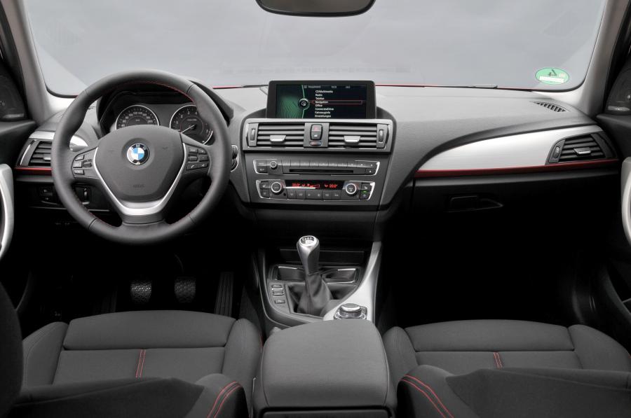  BMW 118i Sport Line 2011 года  (фото 37 из 185)
